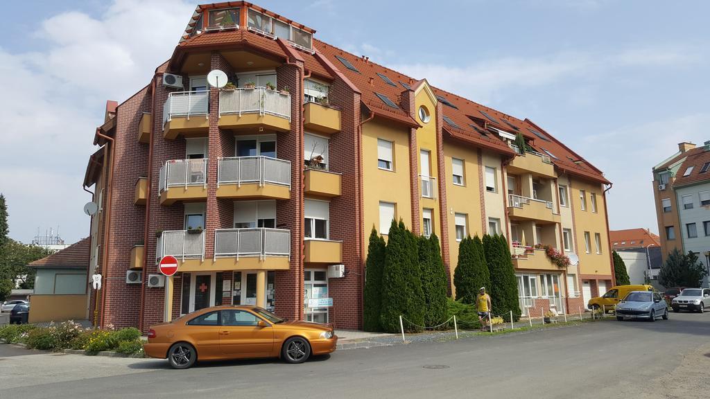 City Center Apartman Zalaegerszeg Kültér fotó